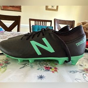 New Balance Tekela Size 5 Wide- new
